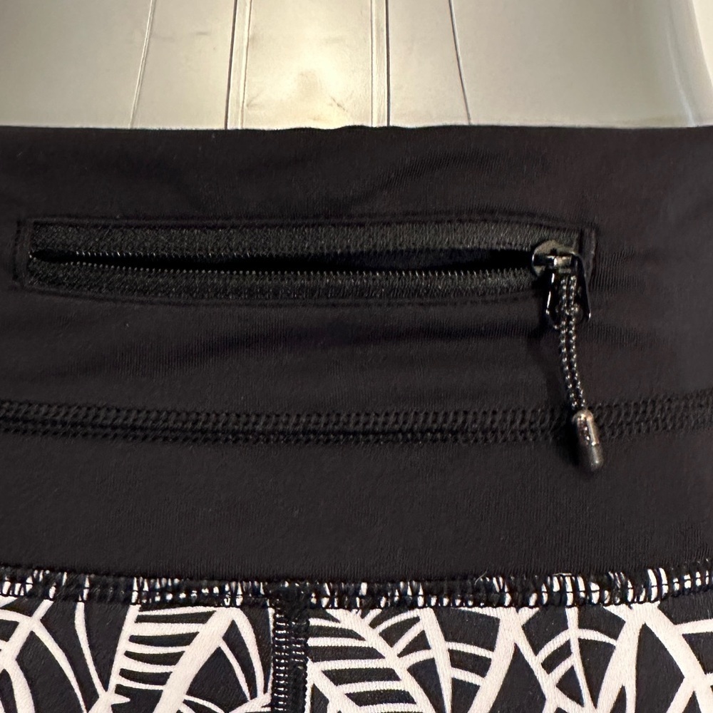 Lululemon Run a Marathon Crop II Pretty Palm Black Angel Wing Leggings Size 6 - Picture 16 of 16